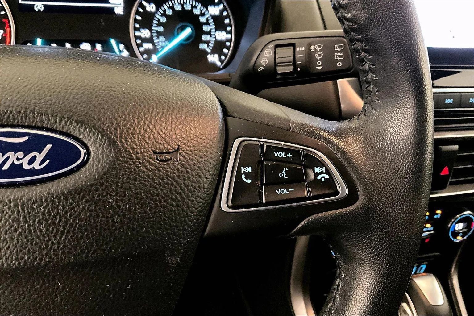 Used 2019 Ford EcoSport SE w/ SE Convenience Package image 18