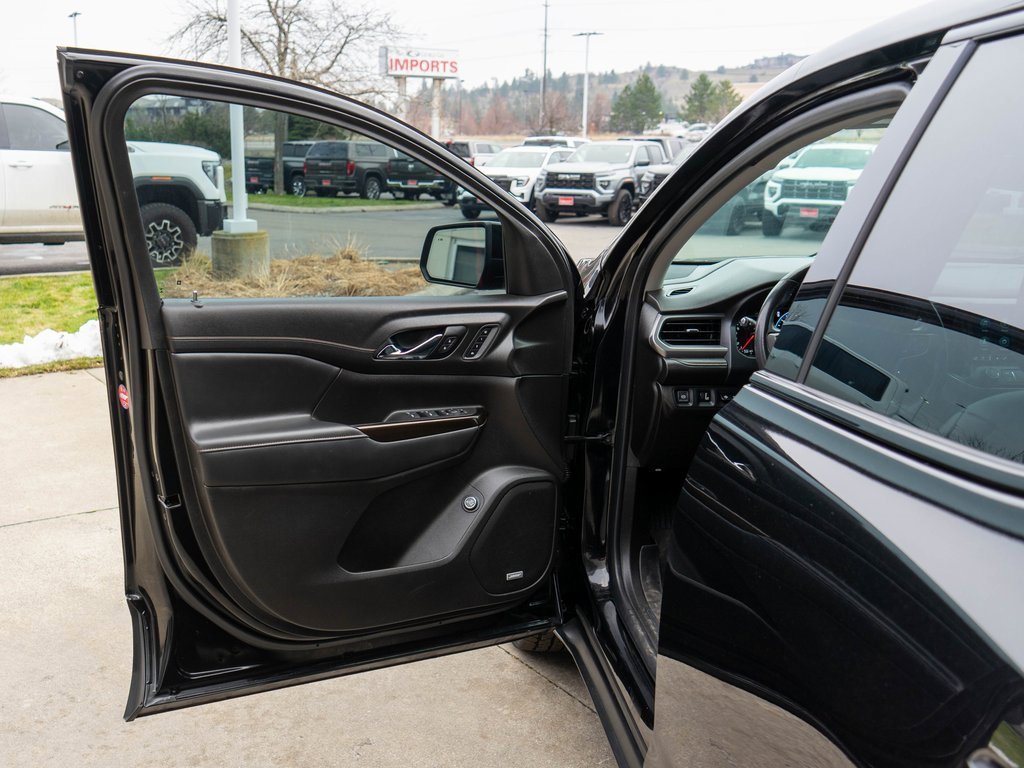 Used 2021 GMC Acadia AT4 w/ Technology Package image 18