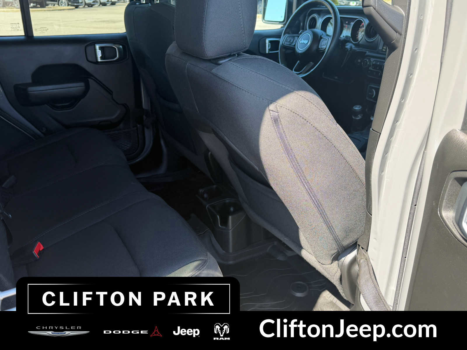 Used 2022 Jeep Wrangler Unlimited Sport image 15