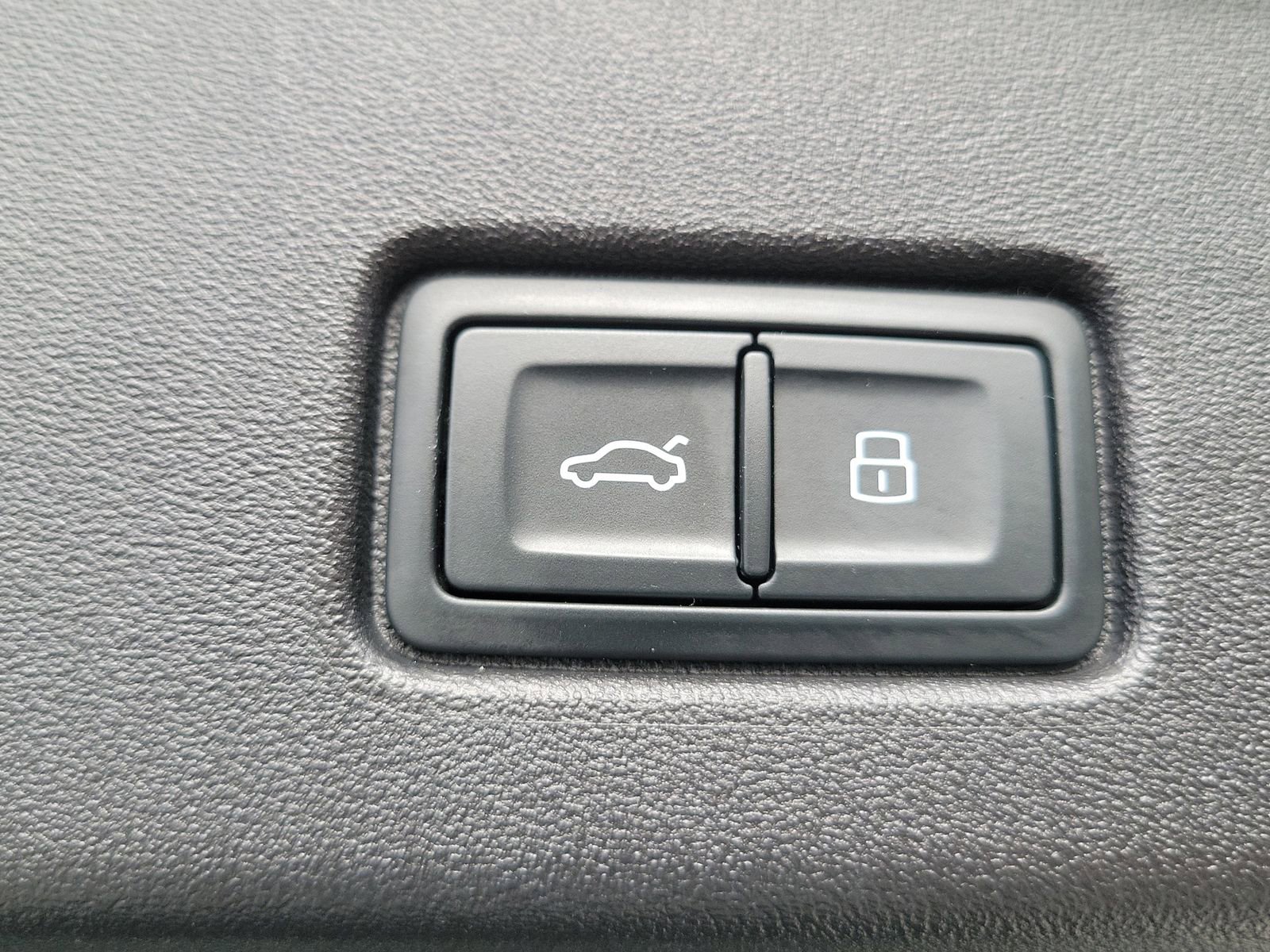 Used 2023 Audi Q4 e-tron Premium Plus w/ Premium Plus image 10