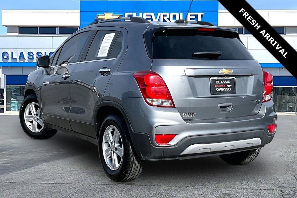 Used 2020 Chevrolet Trax LT w/ LT Convenience Package image 4