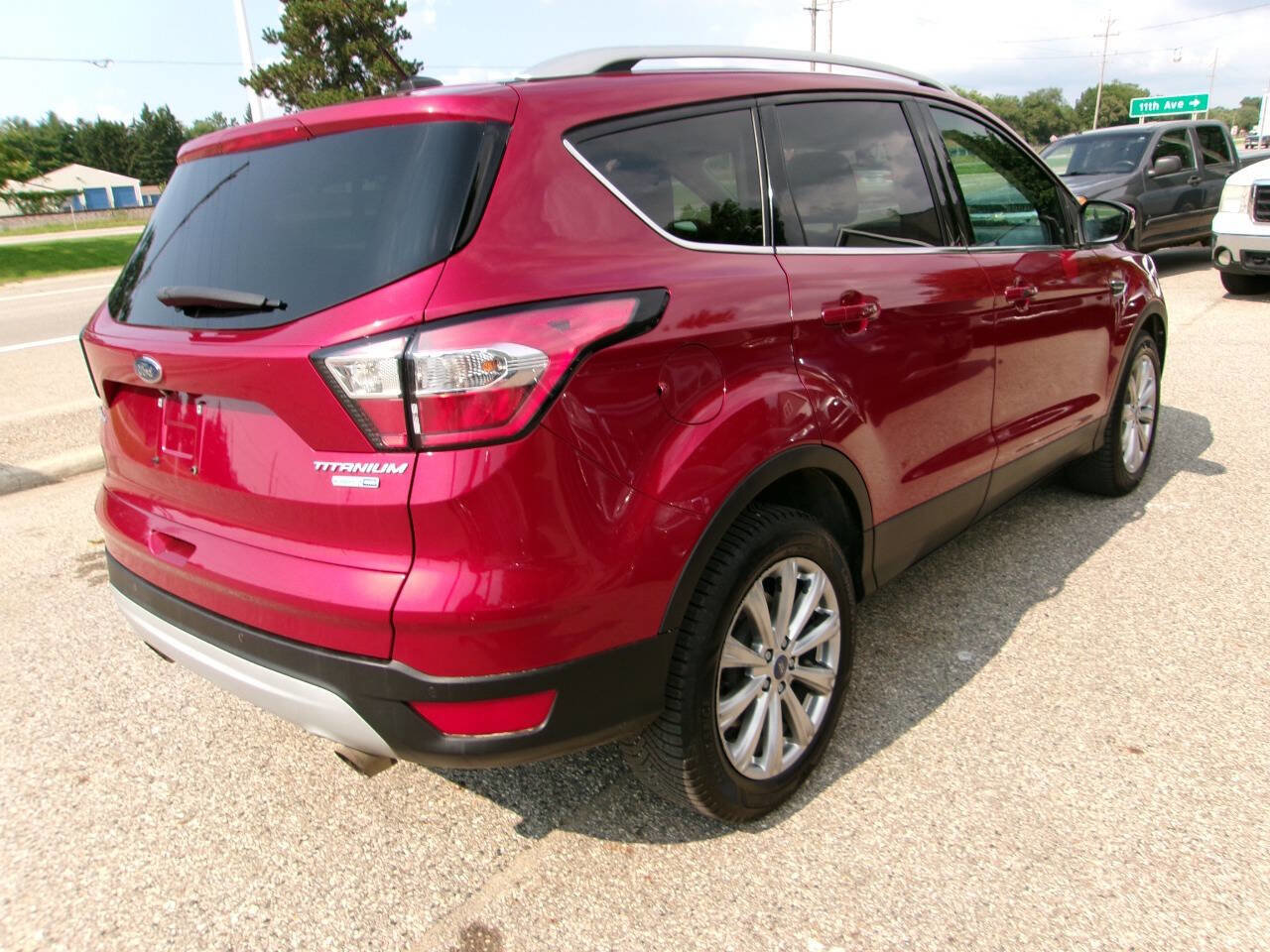 Used 2017 Ford Escape Titanium image 3