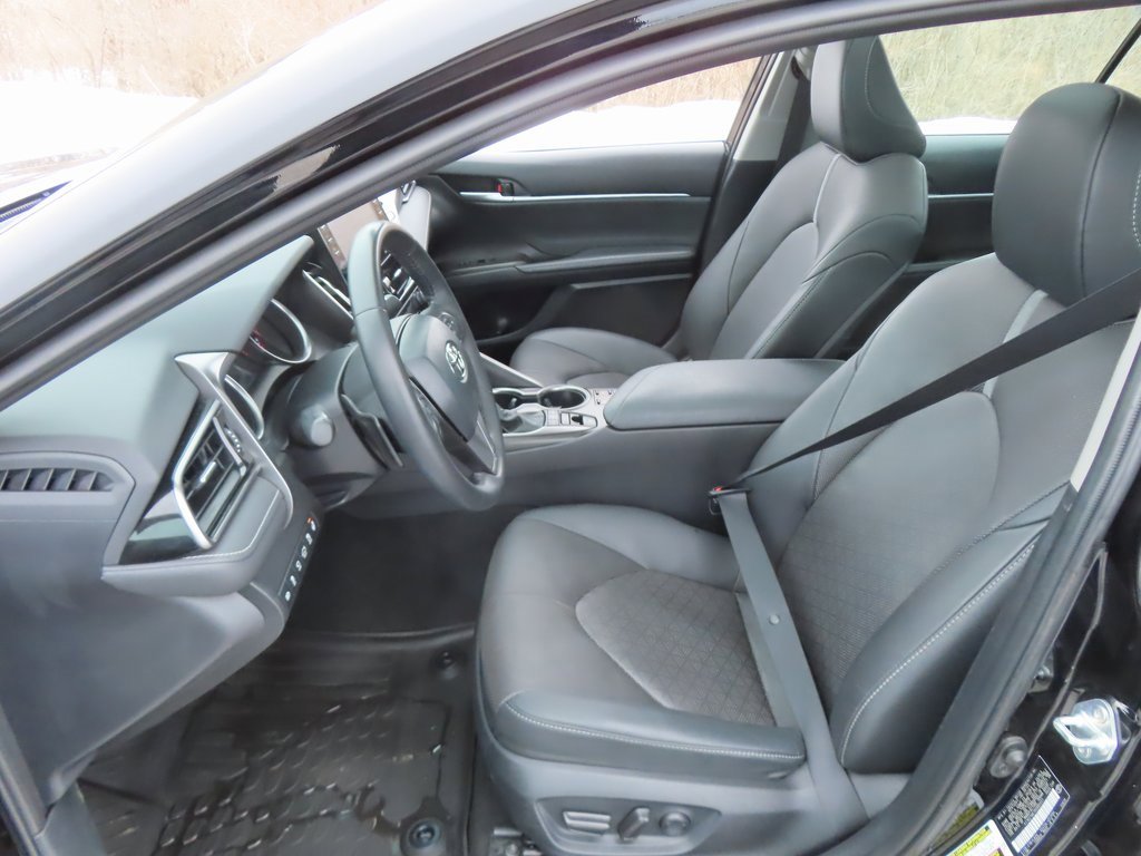 Used 2023 Toyota Camry XSE image 32