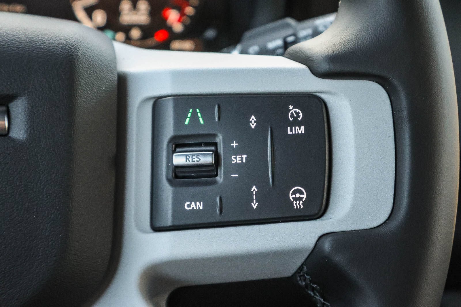 New 2026 Land Rover Defender 130 X-Dynamic SE AWD/4WD image 33