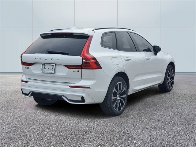 Certified 2023 Volvo XC60 B5 Ultimate w/ Climate Package image 4