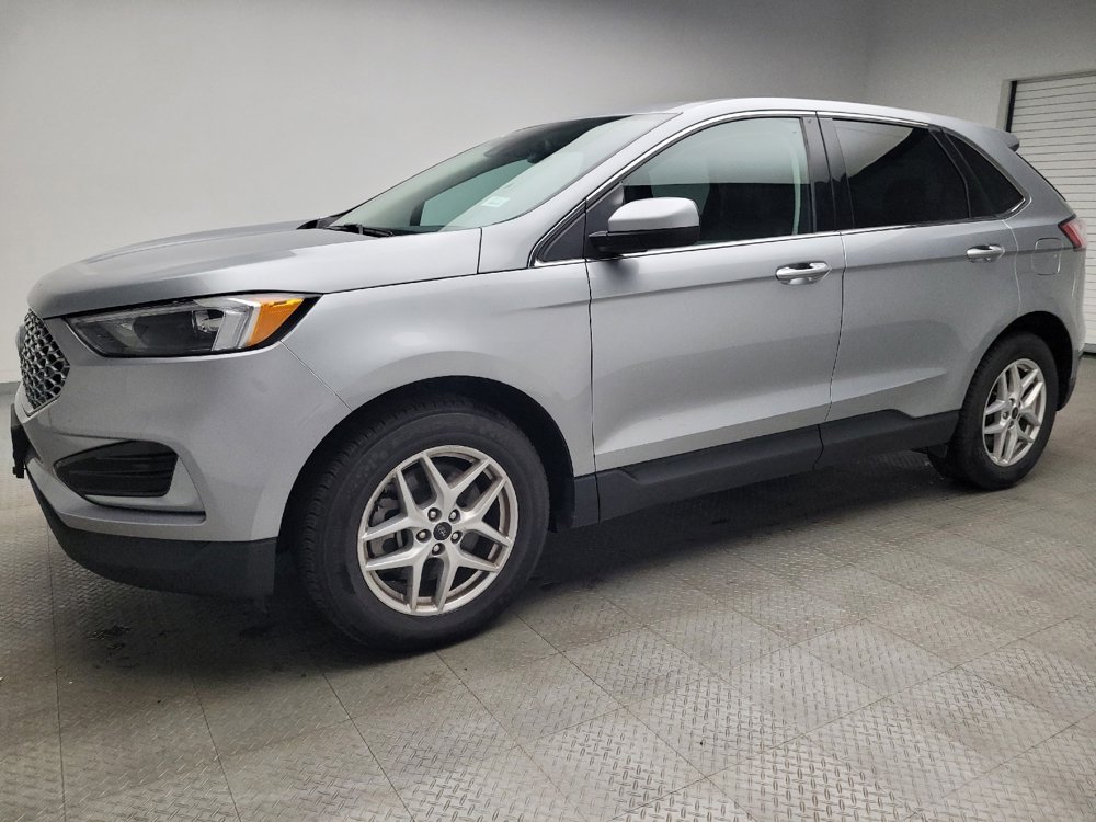 Used 2023 Ford Edge SEL image 2