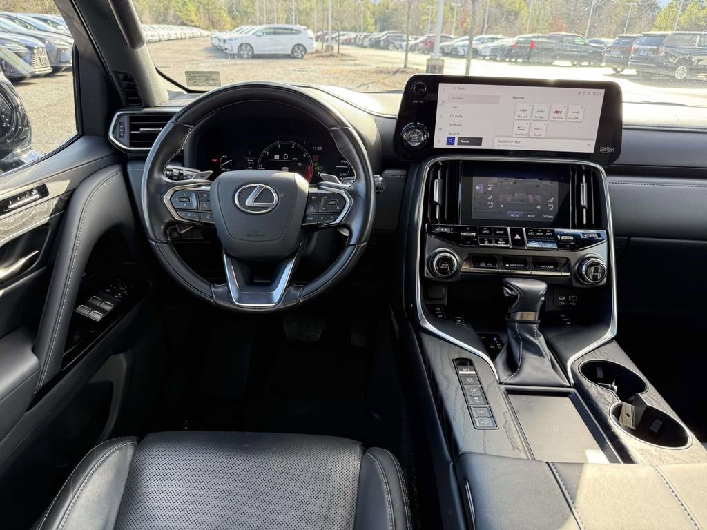 Used 2023 Lexus LX 600 4WD w/ Appearance Package image 8