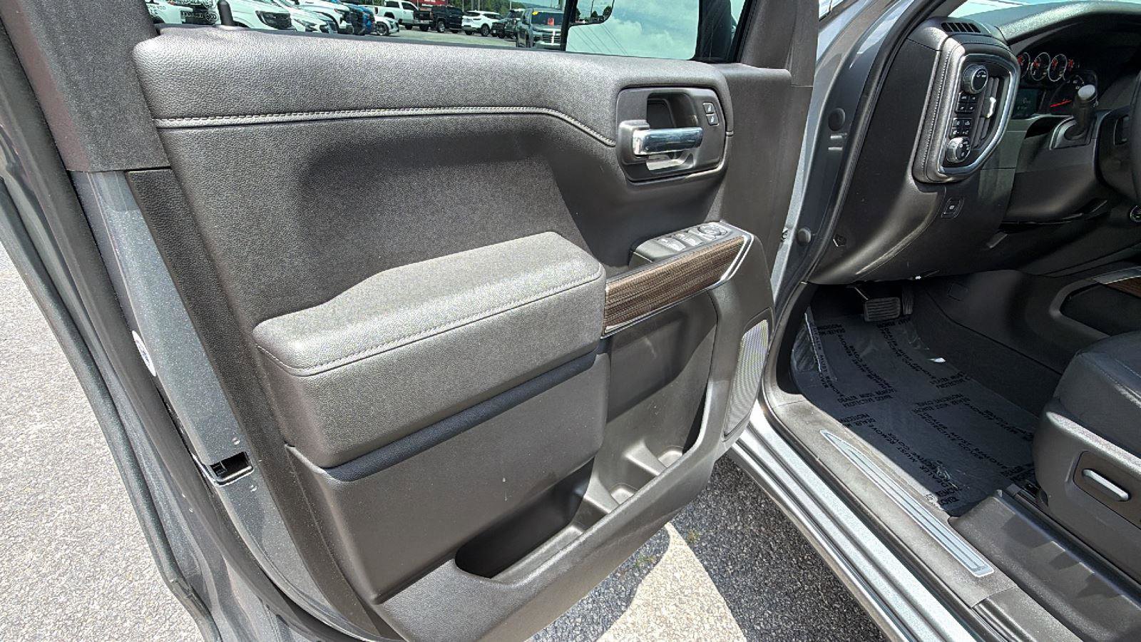 Used 2022 Chevrolet Silverado 1500 LT Trail Boss w/ Bed Protection Package AWD/4WD image 11