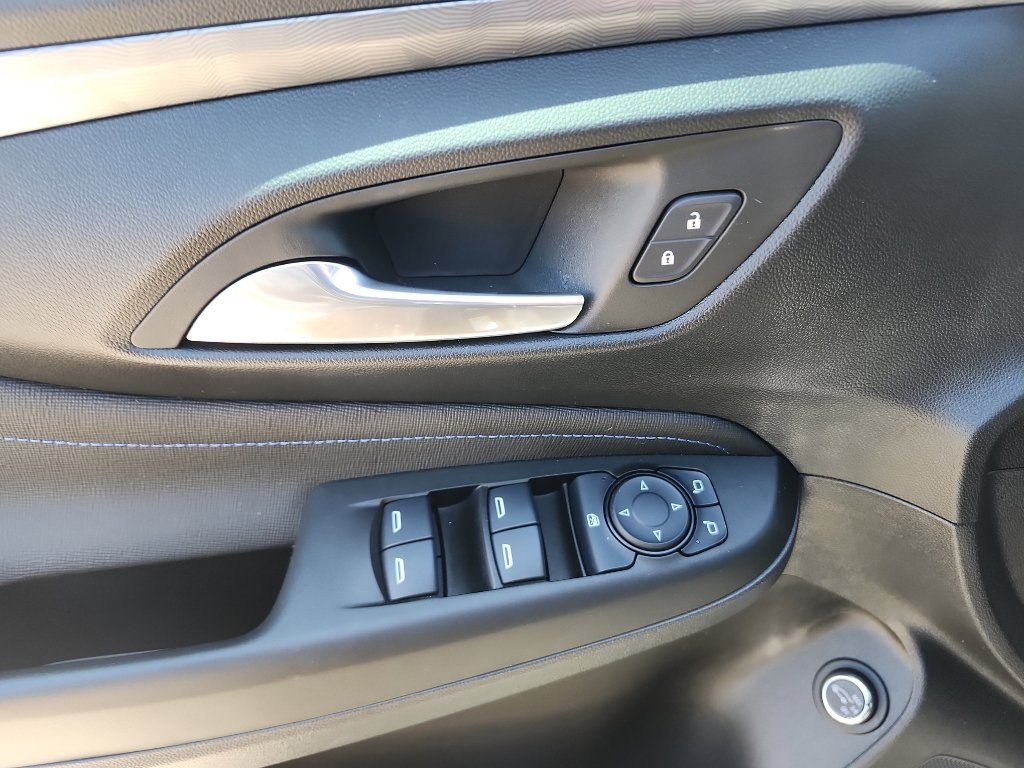 Used 2025 Buick Envista Sport Touring w/ Convenience I Package image 18