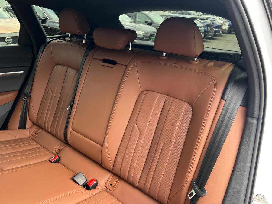 Used 2023 Audi e-tron Premium Plus w/ Premium Plus Package image 42