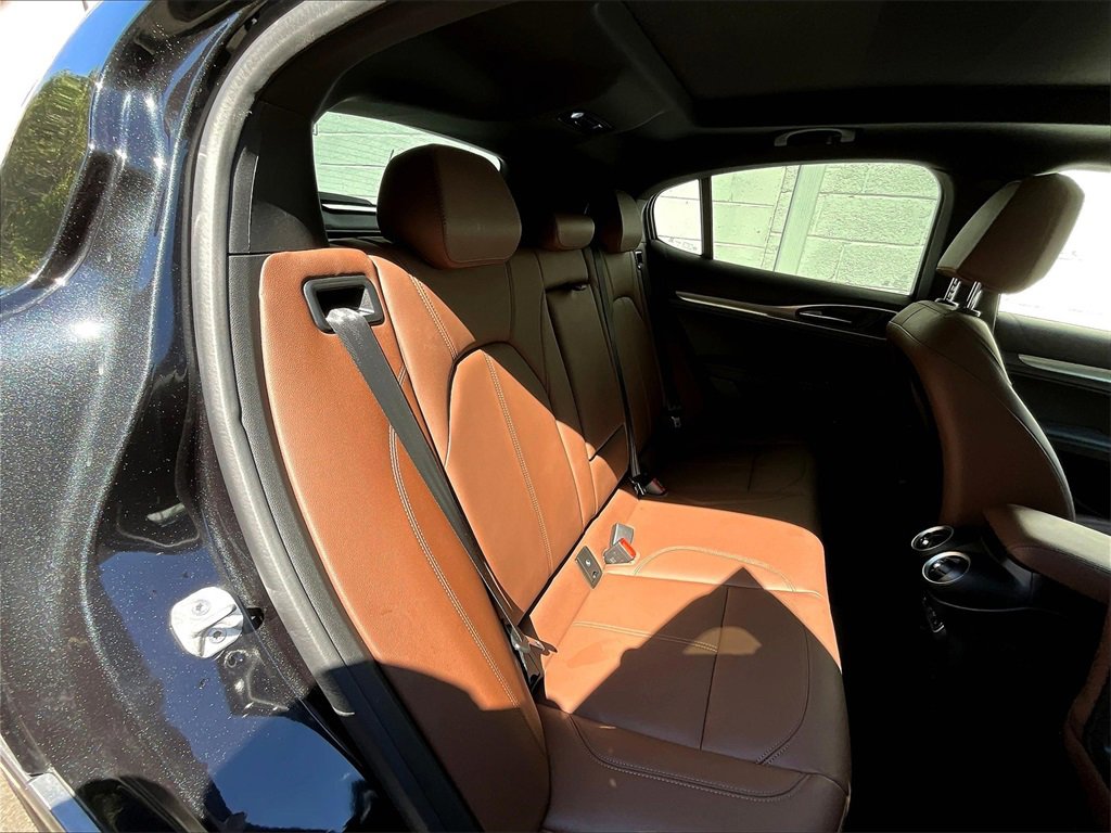 Used 2024 Alfa Romeo Stelvio Ti image 21