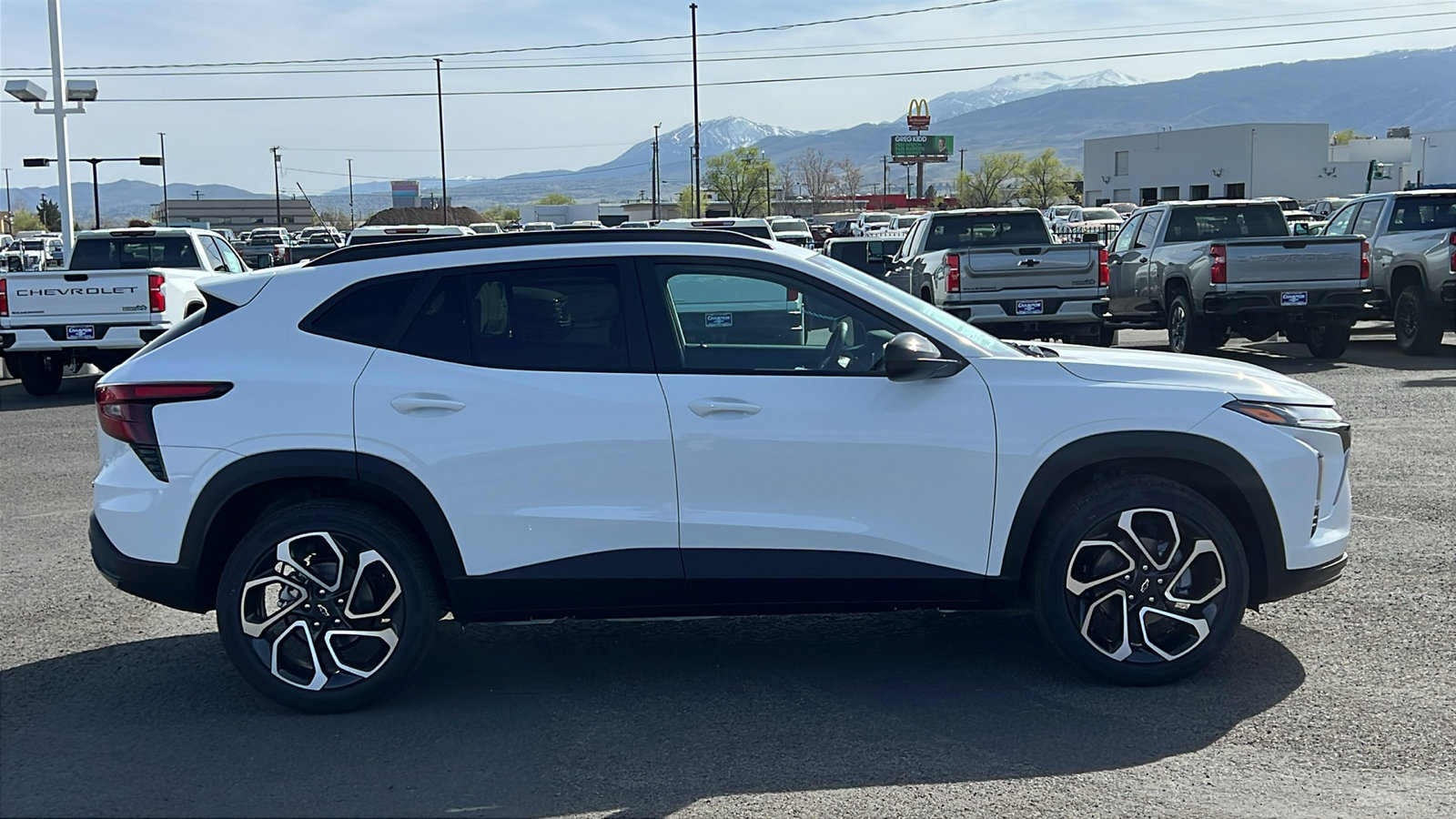 New 2026 Chevrolet Trax RS w/ Driver Confidence Package FWD image 4