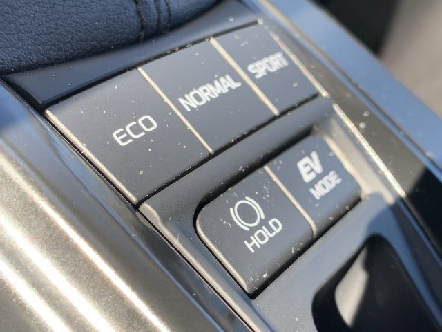 Used 2026 Toyota Camry SE FWD image 28