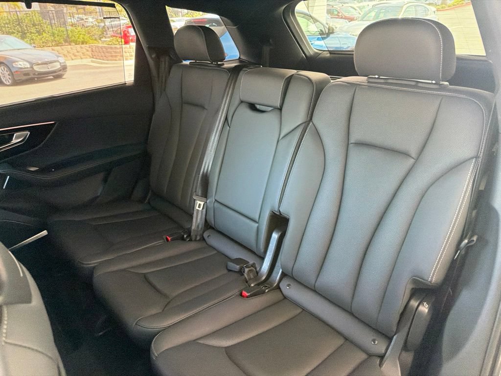 Used 2025 Audi Q7 3.0T Premium Plus AWD/4WD image 21