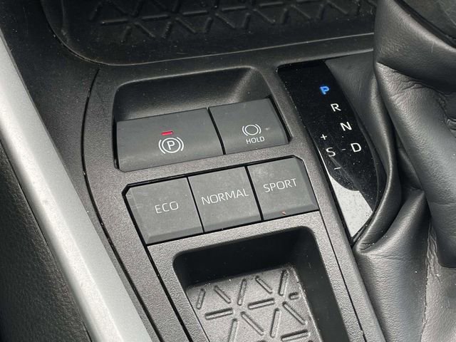 Used 2024 Toyota RAV4 LE image 31