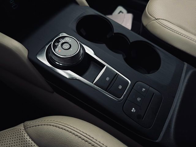 Used 2022 Ford Escape Titanium w/ Class II Trailer Tow Package image 29