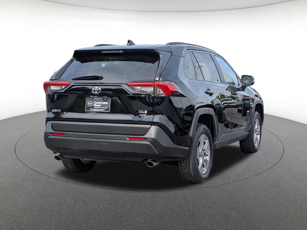 Used 2022 Toyota RAV4 XLE AWD/4WD image 5