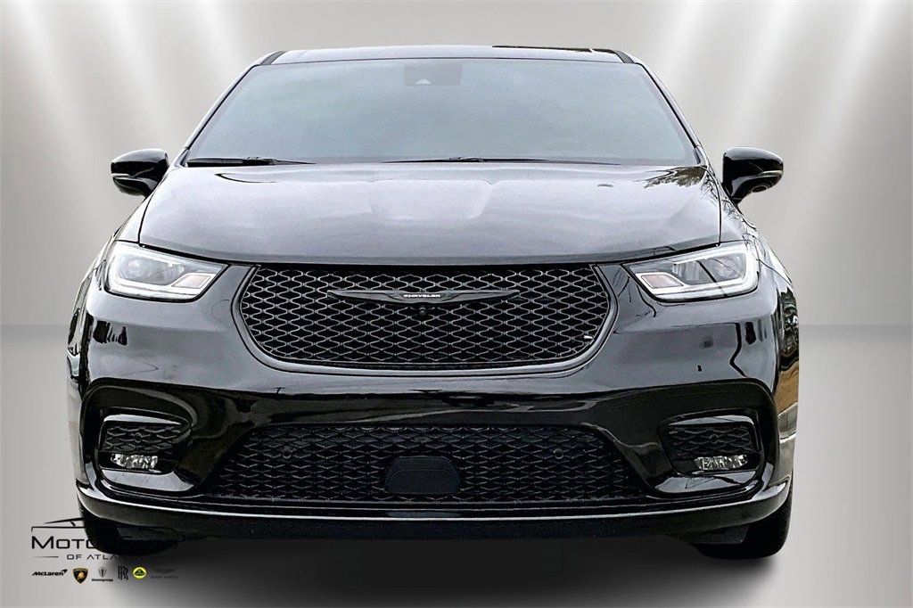 Used 2025 Chrysler Pacifica Select image 3