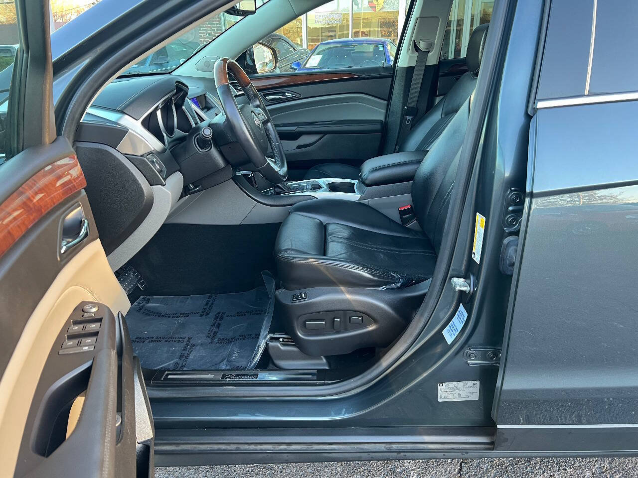 Used 2011 Cadillac SRX Luxury FWD image 21