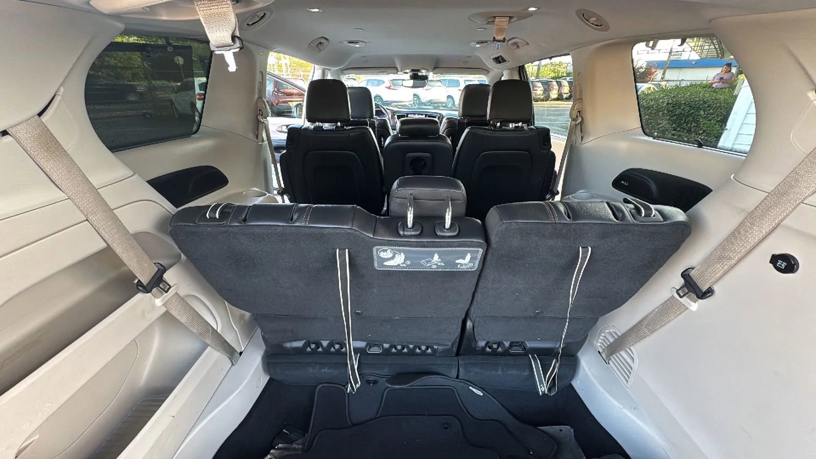 Used 2018 Chrysler Pacifica Touring-L Plus w/ Advanced Safetytec Group image 17