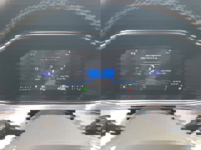 Certified 2025 Volkswagen Taos SE image 22