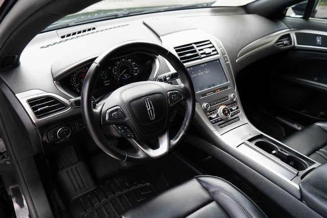 Used 2020 Lincoln MKZ image 5