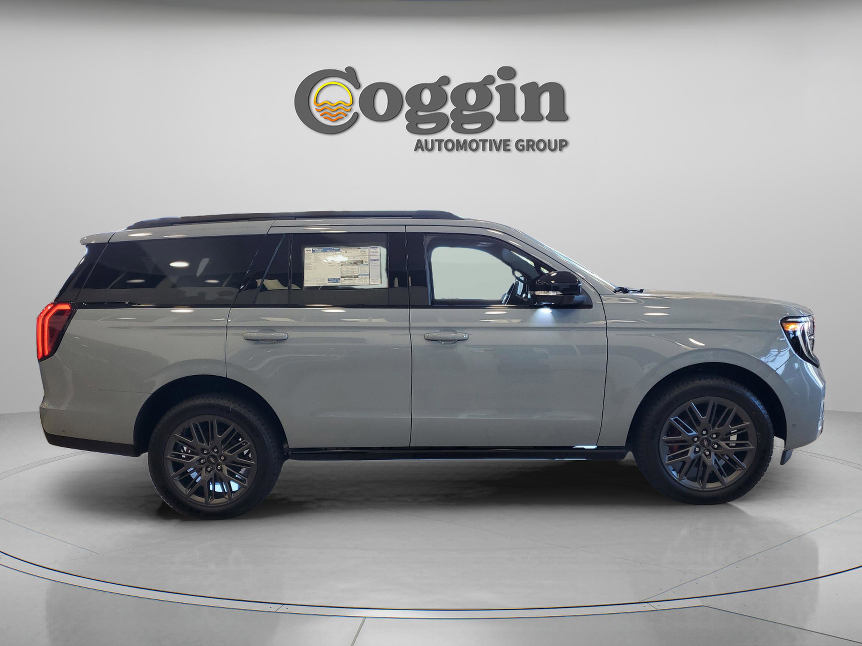 New 2025 Ford Expedition Platinum w/ Stealth Performance Package image 6