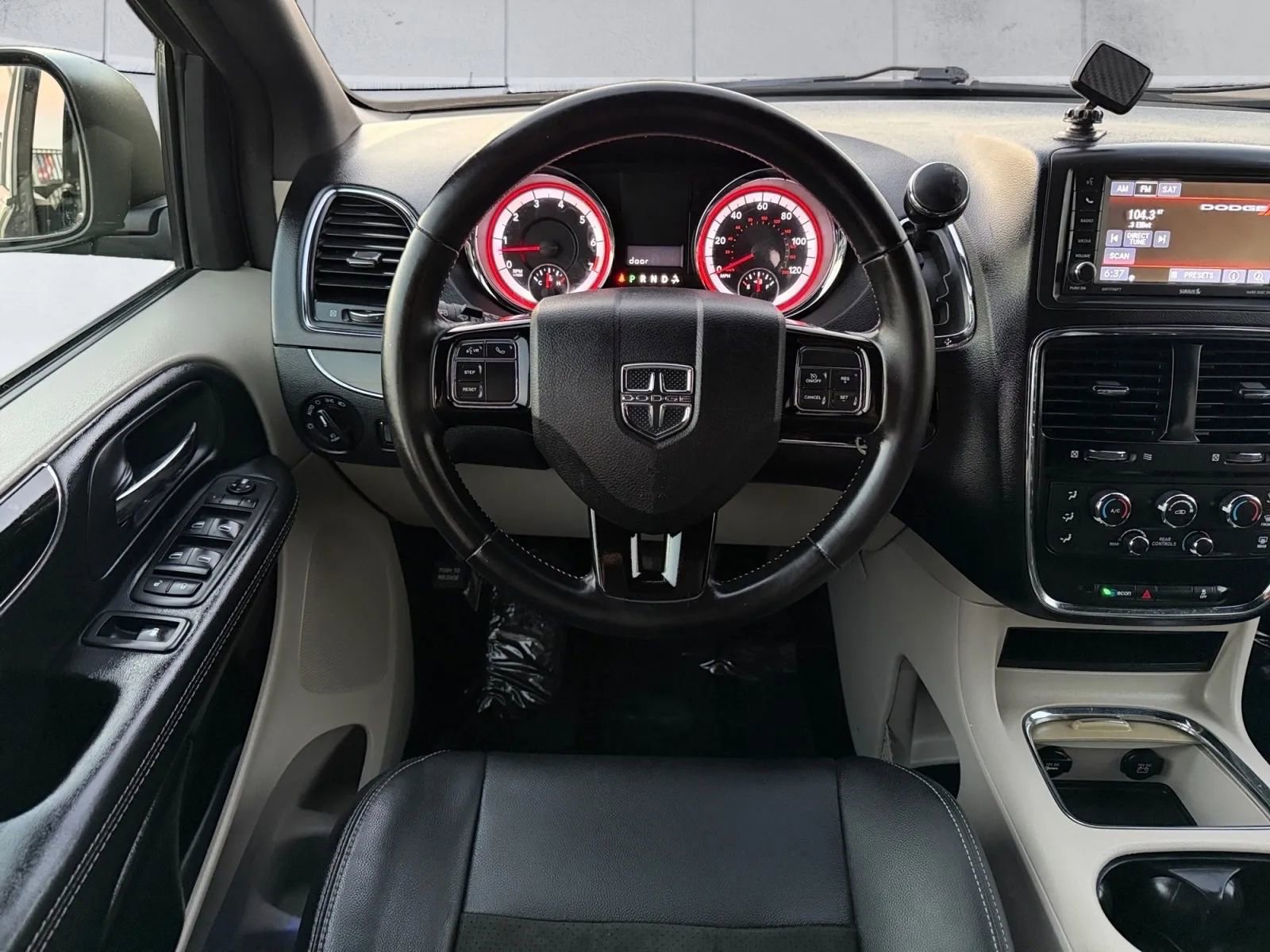 Used 2020 Dodge Grand Caravan SXT image 11