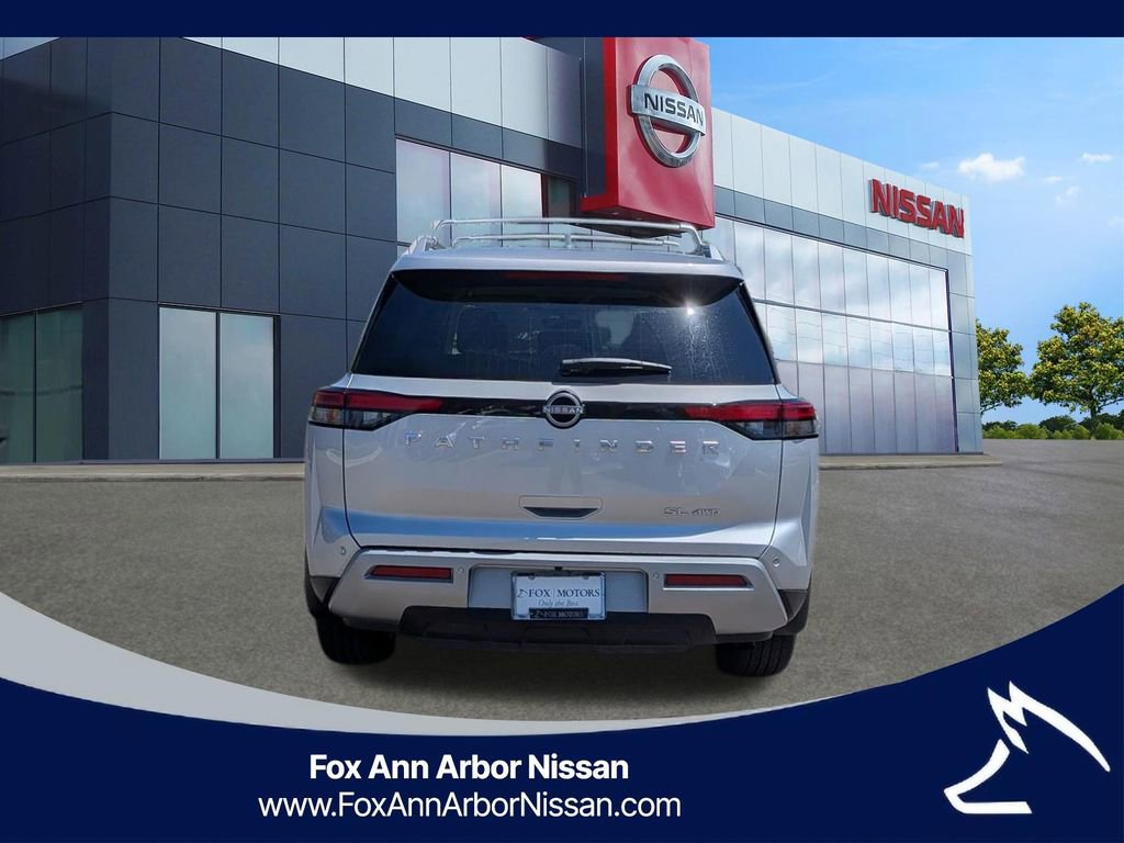 Certified 2025 Nissan Pathfinder SL w/ Cargo Package AWD/4WD image 4