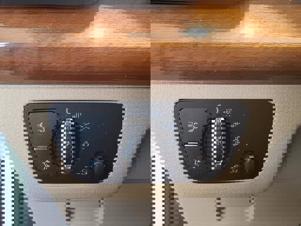 Used 2023 Audi Q5 2.0T Premium w/ Convenience Package image 11