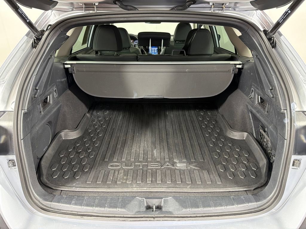 Used 2025 Subaru Outback Onyx Edition AWD/4WD image 19