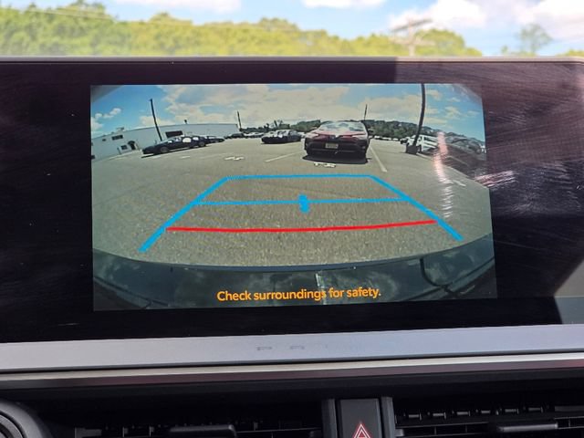 Used 2024 Toyota Prius Prime Premium FWD image 32