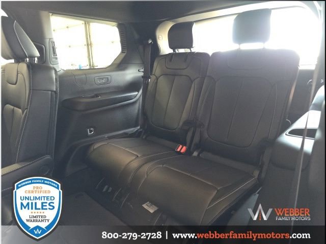 New 2025 Jeep Grand Cherokee L Limited w/ Black Appearance Package image 15