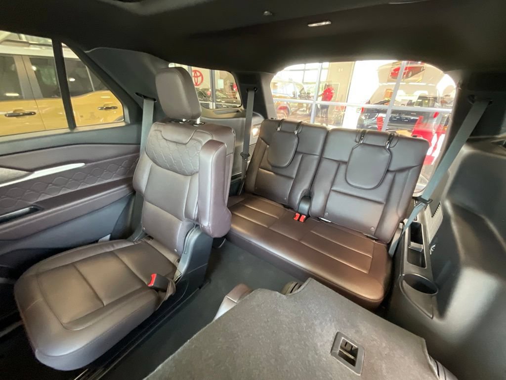 Used 2025 Ford Explorer Platinum w/ LUX Leather Package AWD/4WD image 25