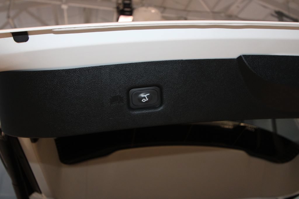 Used 2023 Lincoln Nautilus FWD image 38
