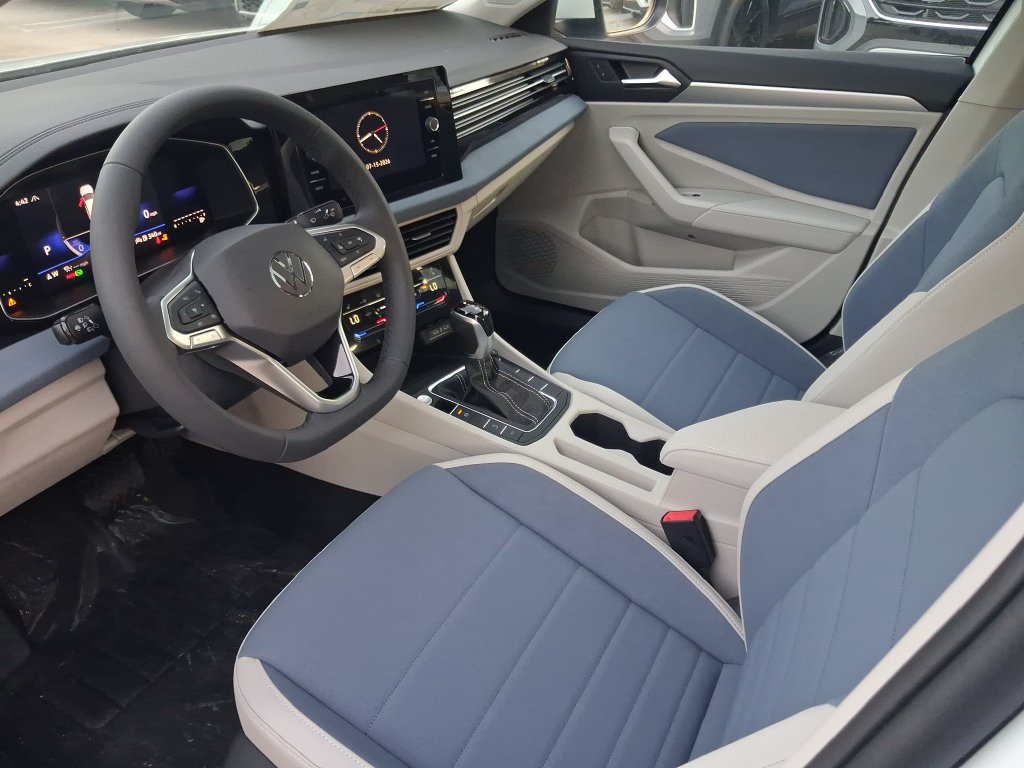 New 2026 Volkswagen Jetta SE FWD image 7