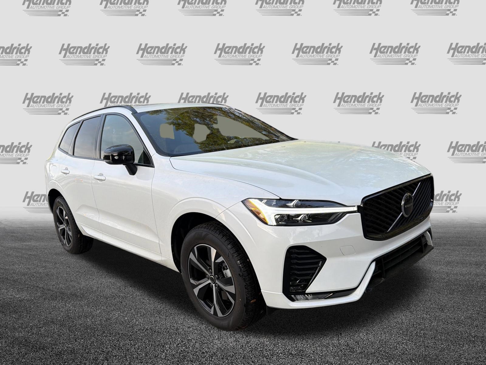New 2026 Volvo XC60 B5 Core image 2