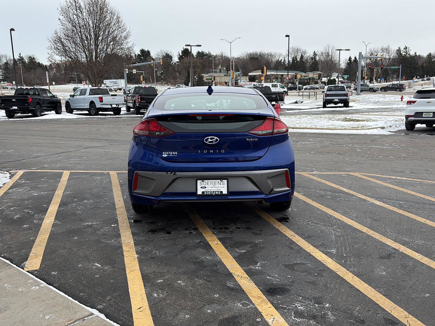 Used 2022 Hyundai Ioniq SE image 5