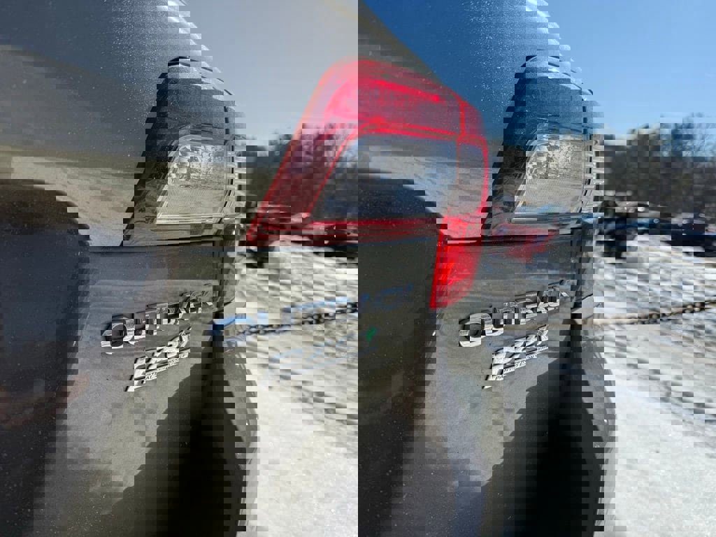 Used 2017 Subaru Outback 2.5i Limited image 8