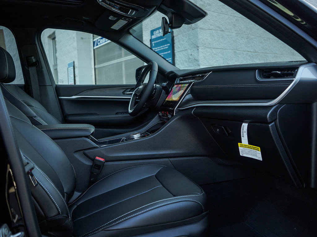 New 2025 Jeep Grand Cherokee Limited image 10