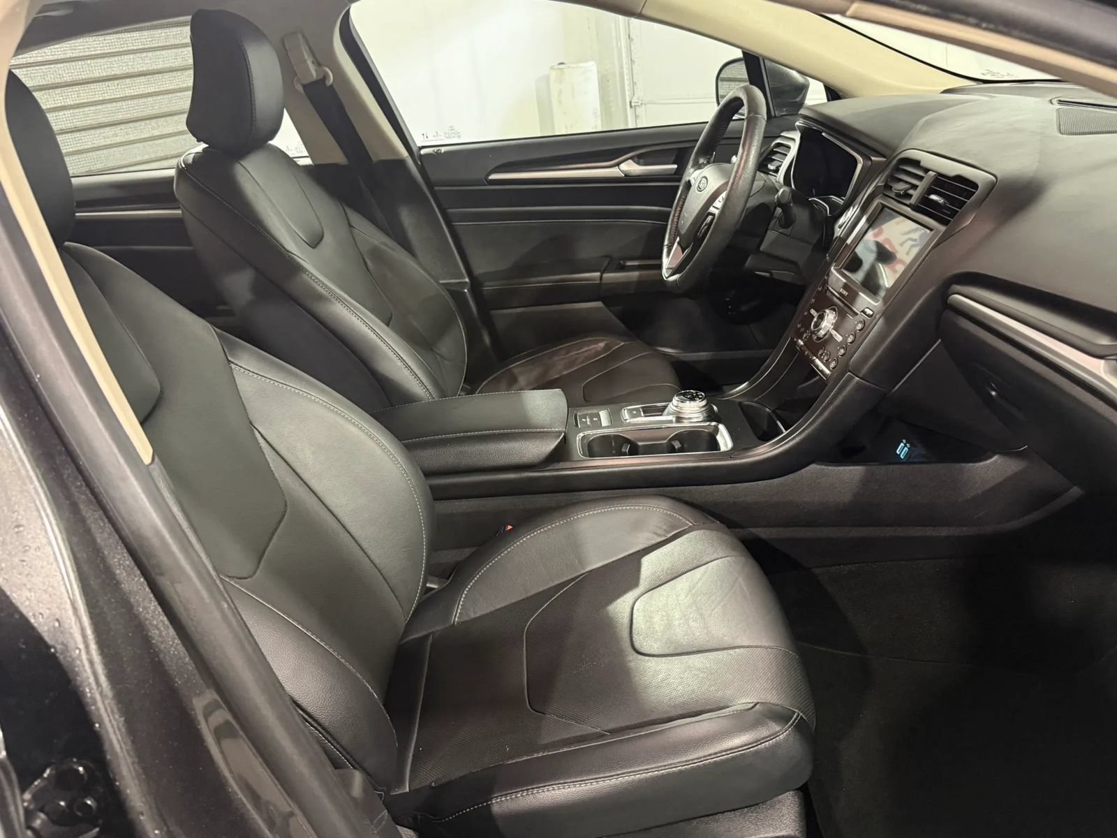 Used 2020 Ford Fusion Titanium FWD image 31