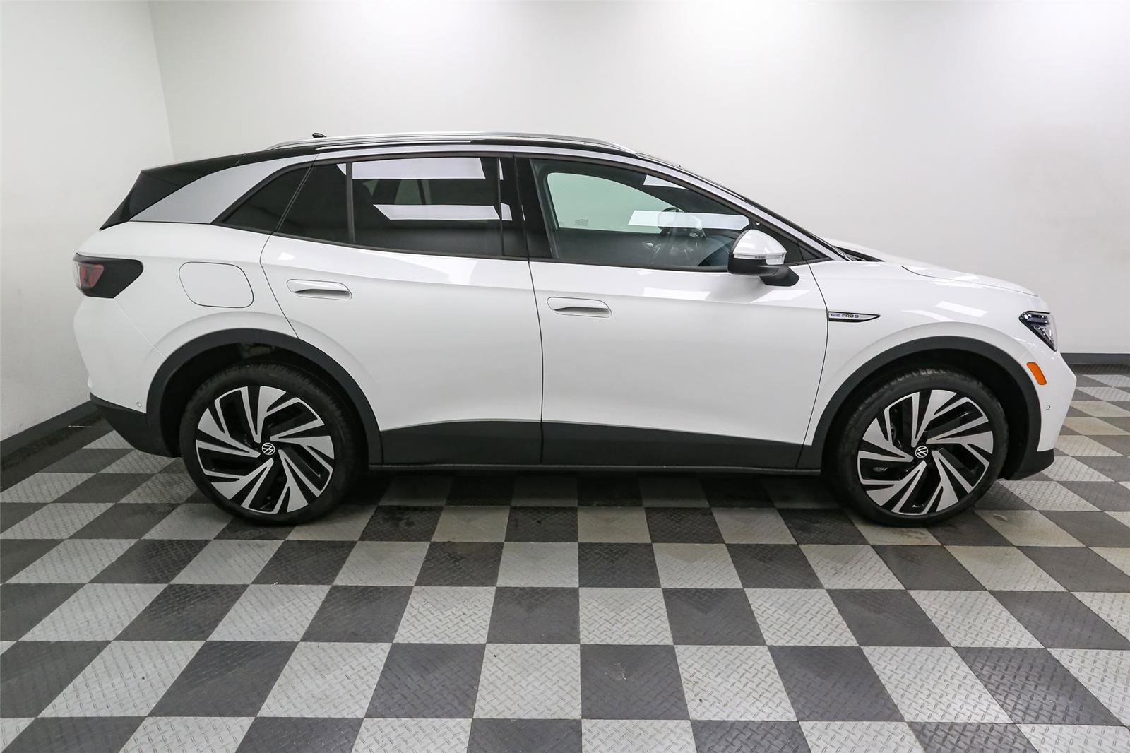 New 2025 Volkswagen ID.4 Pro S Plus AWD/4WD image 7