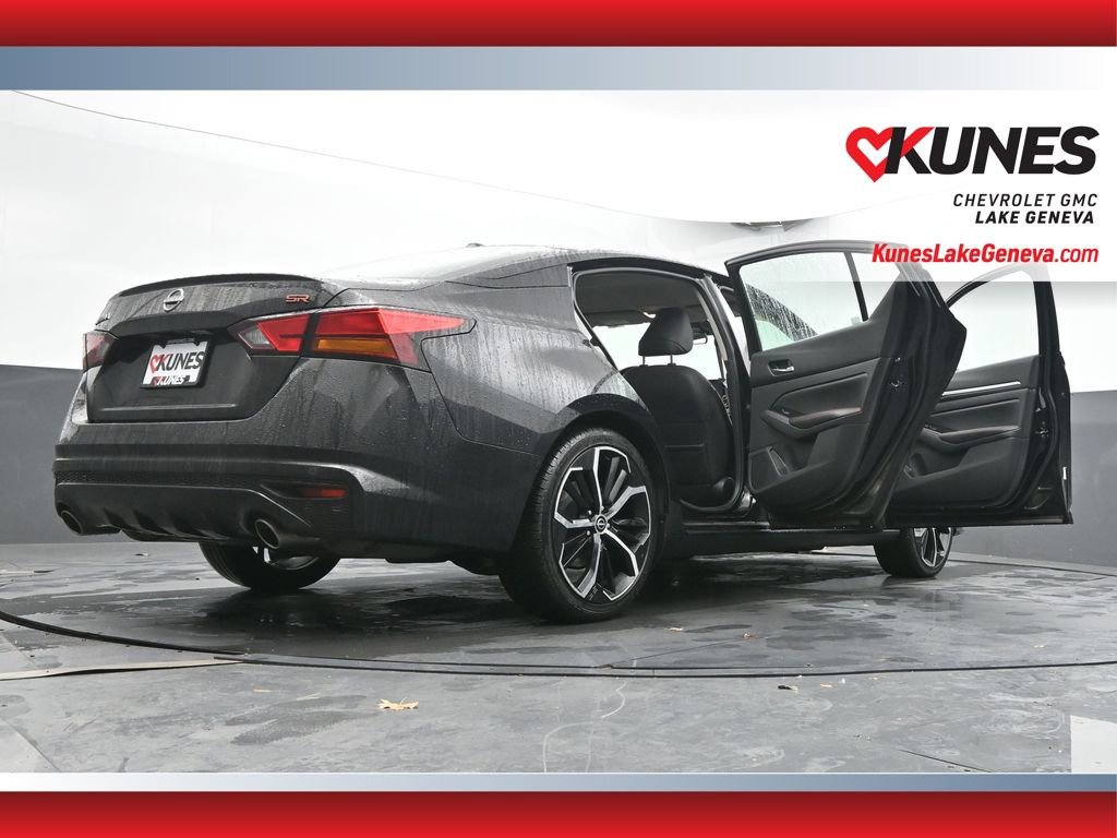 Used 2024 Nissan Altima 2.5 SR FWD image 61