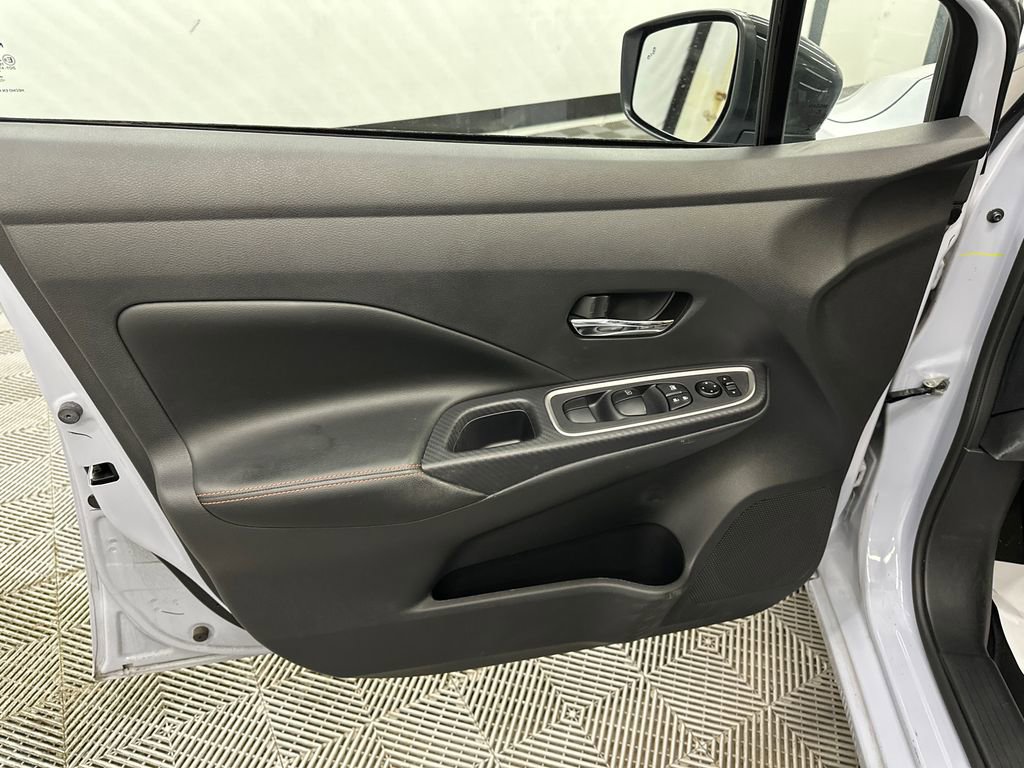 Used 2023 Nissan Versa SR w/ Trunk Package image 10