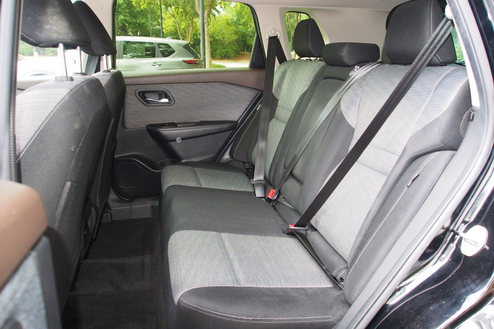 Used 2023 Nissan Rogue SV AWD/4WD image 19