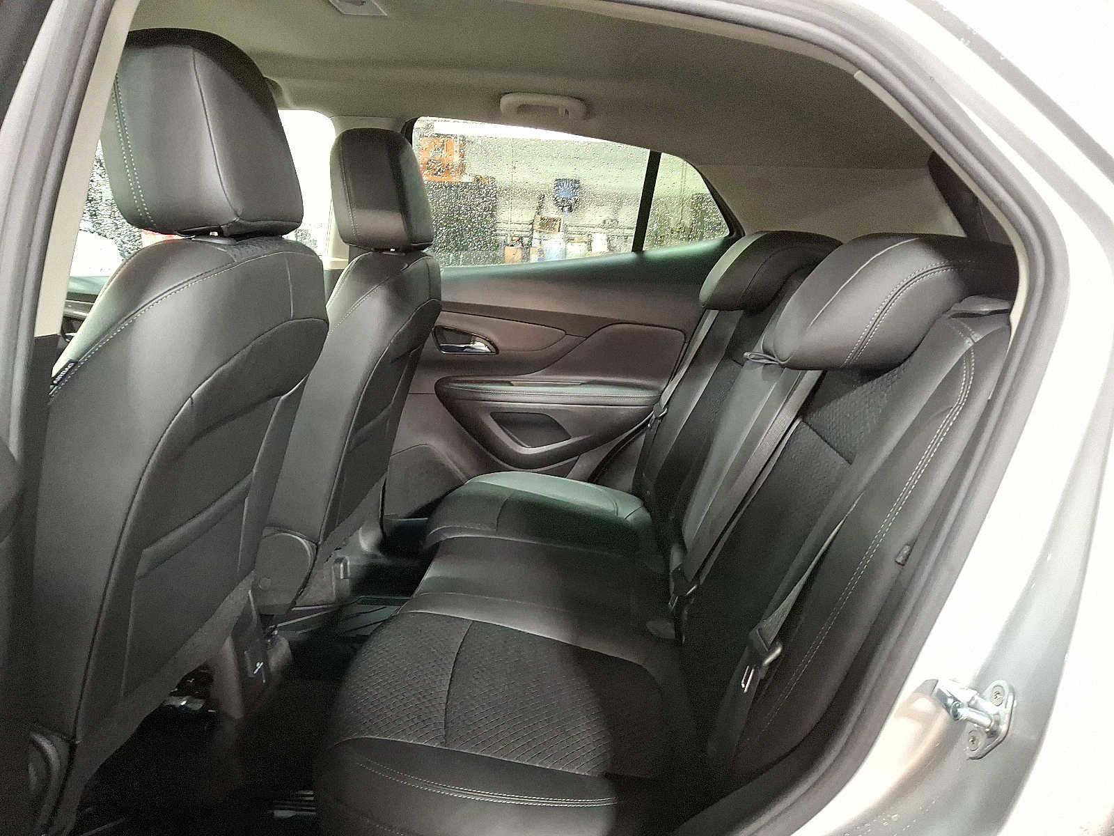 Used 2022 Buick Encore Preferred w/ Safety Package II image 10