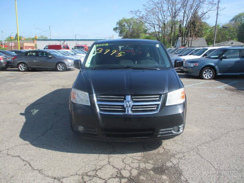 Used 2008 Dodge Grand Caravan SXT w/ Family Value Group FWD image 3
