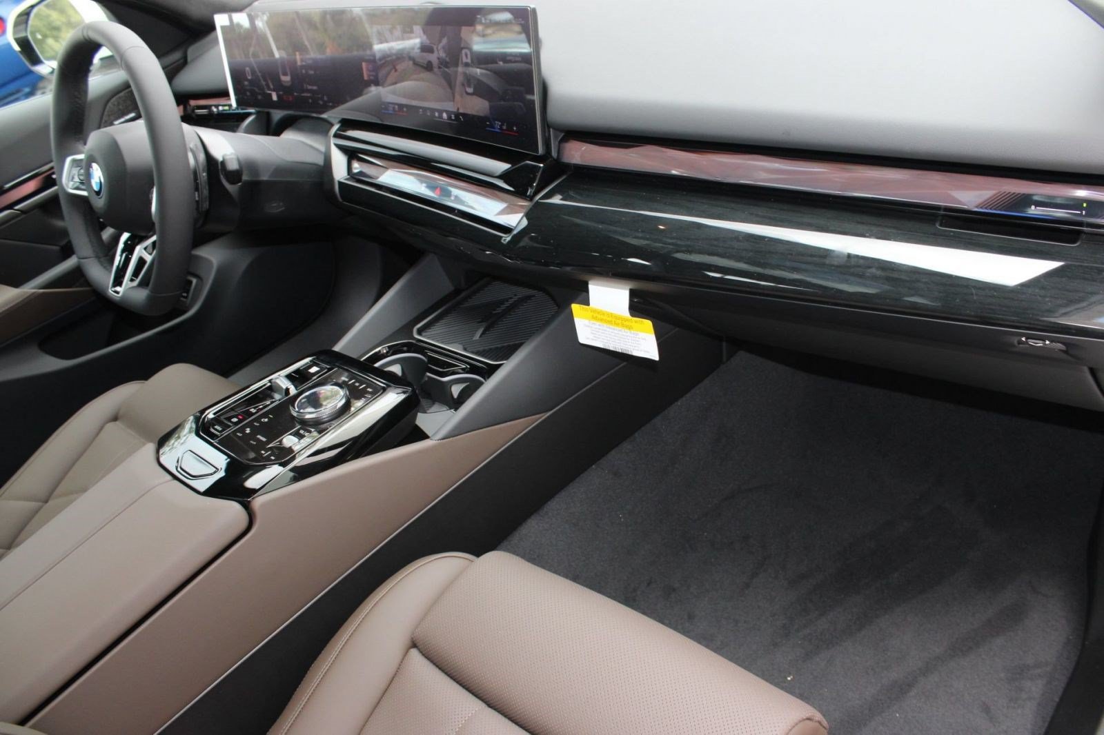 Used 2026 BMW 530i w/ M Sport Package RWD image 30