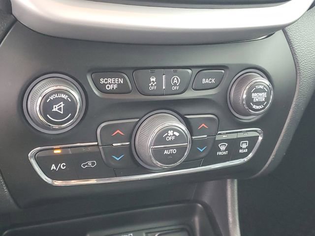 Used 2018 Jeep Cherokee Trailhawk w/ Trailer Tow Group image 15