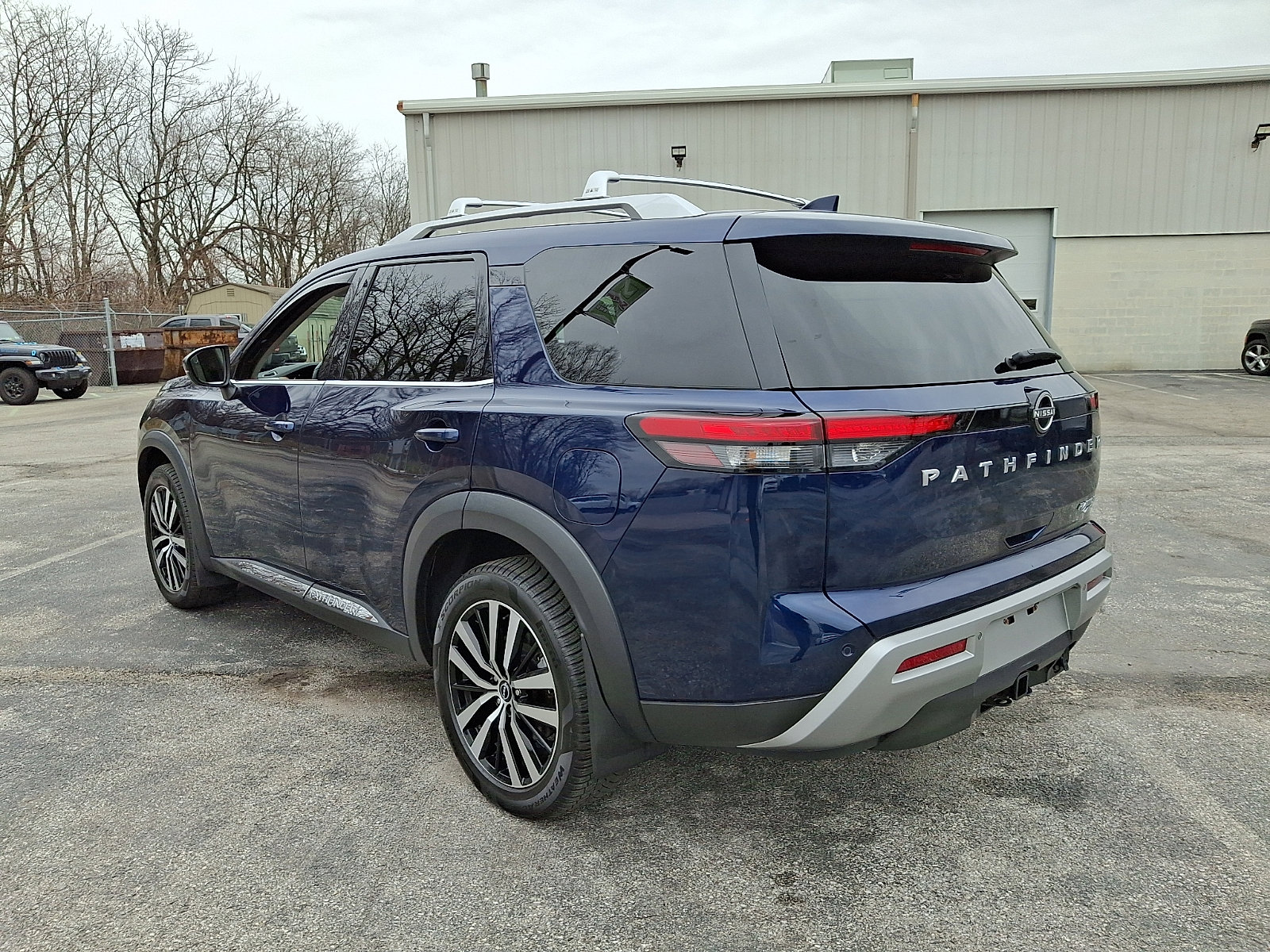 Used 2023 Nissan Pathfinder Platinum w/ Cargo Package image 6